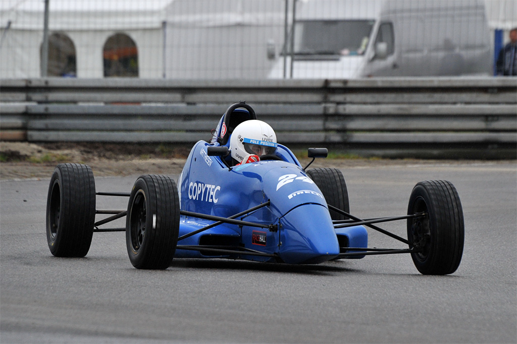 Patrick Sandell Matthiesen gjorde det godt i sin første start i Copytec Racings Spectrum-racer